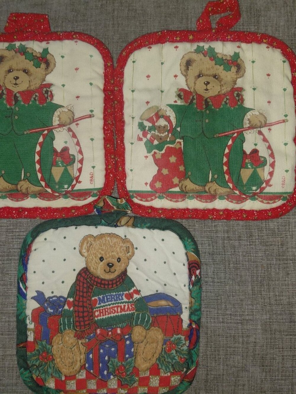 Vintage Christmas Teddy Bear Pot Holders Set of 3 - Quilted